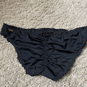 Ruched VS Bikini Bottoms